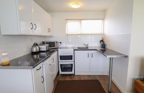 Chapel Saint Leonards Cottage | 107 THE LAURELS, pet friendly, with a garden in Chapel St Leonards