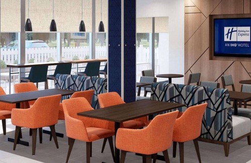 Ontario Hotel | 1075 Guest Ct