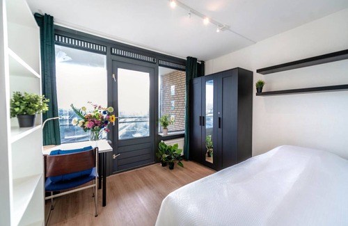 Municipality of Capelle aan den IJssel Resort | 108 m² Private room ∙ 1 bedroom ∙ 1 guest