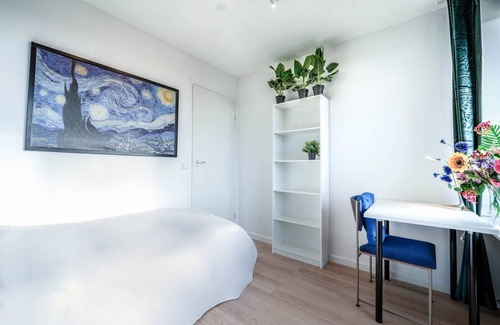 Municipality of Capelle aan den IJssel Resort | 108 m² Private room ∙ 1 bedroom ∙ 1 guest