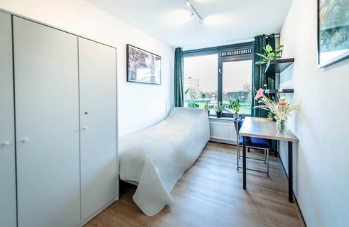 Municipality of Capelle aan den IJssel Resort | 108 m² Private room ∙ 1 bedroom ∙ 1 guest