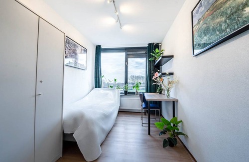 Municipality of Capelle aan den IJssel Resort | 108 m² Private room ∙ 1 bedroom ∙ 1 guest