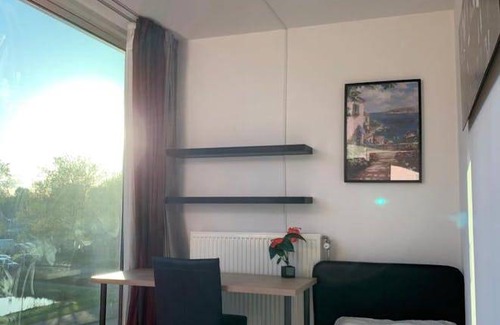 Municipality of Capelle aan den IJssel Resort | 108 m² Private room ∙ 1 bedroom ∙ 1 guest