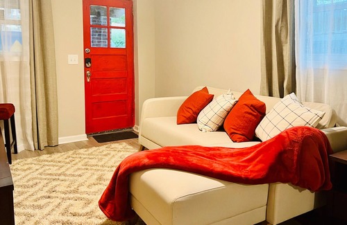 Pittsburgh Apartment | 1087 Windsor