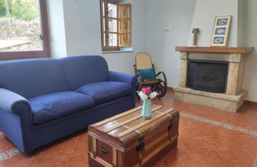 Allence House | 10A04 Casa Petacos