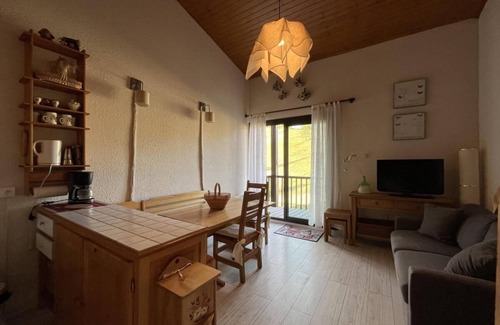 Le Super-Sauze Apartment | 10m from ski slopes, 6th floor, tv, 36m², Sauze - Super Sauze