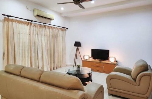 Hulu Kinta House | 10min to IPOH TOWN gunung lang 4br4bath 14 pax