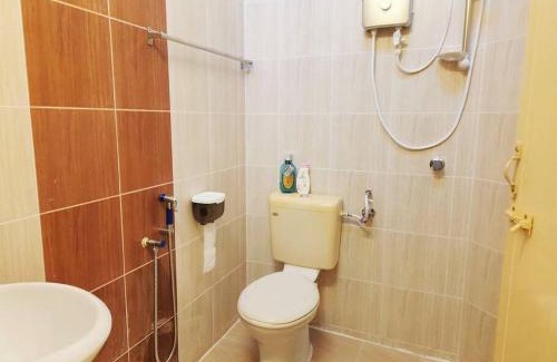 Hulu Kinta House | 10min to IPOH TOWN gunung lang 4br4bath 14 pax