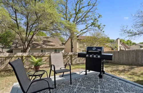 Converse House | 10Min2RandolphAFB~20Min2FtSH~4B/2.5B~PetFriendly!