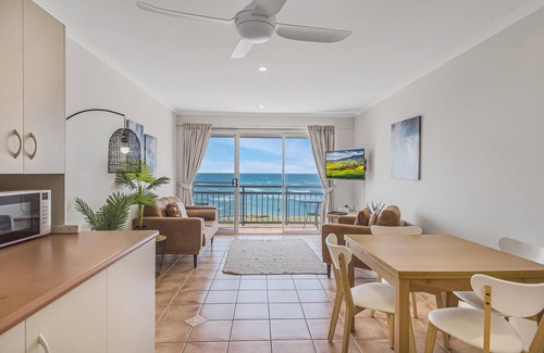 North Creek Apartment | 10T Beachfront Apartments - 1 bed apartment with 1 double 1 single bed