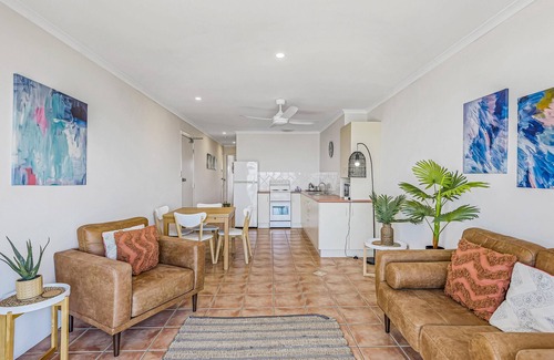 North Creek Apartment | 10T Beachfront Apartments - 1 bed apartment with 1 double 1 single bed