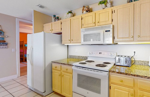 Orange Beach East Condo | 10th-floor, Gulf-front condo with oversize balcony, pools, hot tubs & gym access
