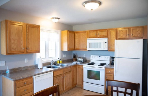 Plainville House | #11 -* 4 Bedrooms, 3 Baths! Sleeps up to 10