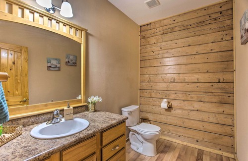 Rosston House | 11-Acre Log Cabin w/Jungle Gym & Sand Volleyball