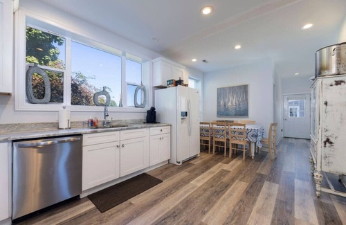 Noank House | 11 Bedroom Tranquil Waterfront Getaway