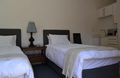 Klerksdorp House | 11 Kiaat Suites