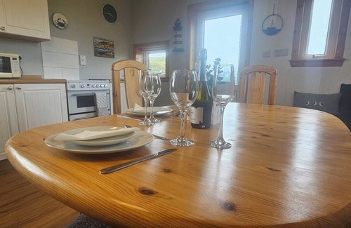 Carloway House | 11 KNOCK, pet friendly, character holiday cottage in Carloway