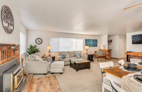 Burney House | 11 Mi to Burney Falls: Charming Home w/Fireplace