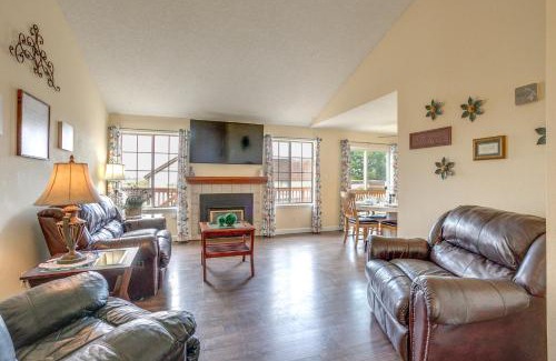 Thornton House | 11 Mi to Denver Pet-Friendly Home in Thornton!
