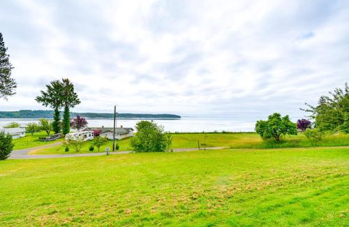Port Hadlock House | 11 Mi to Port Townsend Ferry Cottage with View!