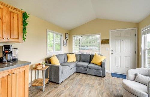 Port Hadlock House | 11 Mi to Port Townsend Ferry Cottage with View!