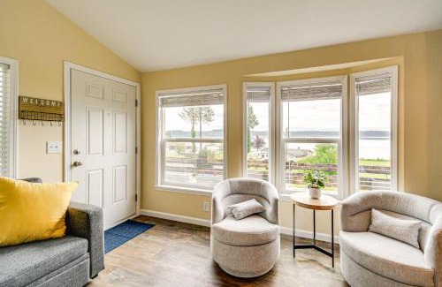 Port Hadlock House | 11 Mi to Port Townsend Ferry Cottage with View!