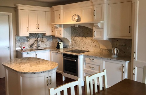 Clifden Apartment | 110 m² Apartment ∙ 3 bedrooms ∙ 6 guests