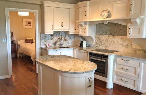 Clifden Apartment | 110 m² Apartment ∙ 3 bedrooms ∙ 6 guests