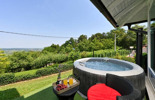 Ivanec House | 110 m² House ∙ 2 bedrooms ∙ 6 guests