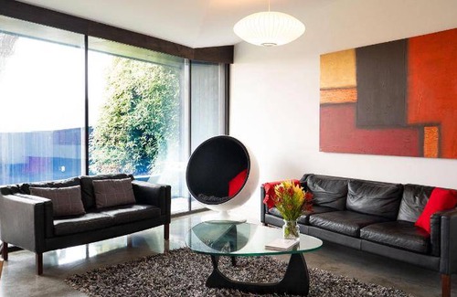 Hobart Central Business District Apartment | 110 m² Serviced apartment ∙ 2 bedrooms ∙ 6 guests