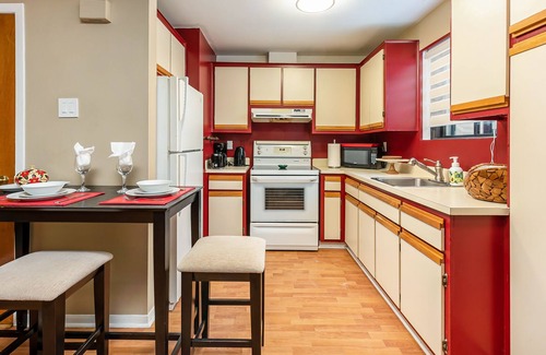 Ahuntsic-Cartierville Apartment | 1100 - CHIC DESIGNER LOVELY BEAUTIFUL COZY FLAT 1BDR