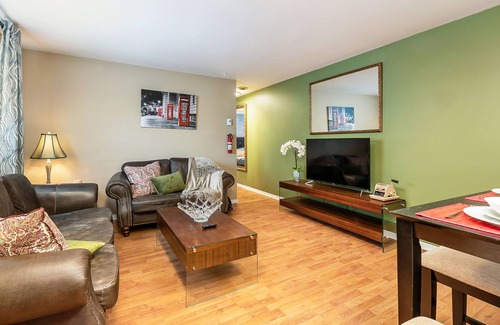 Ahuntsic-Cartierville Apartment | 1100 - CHIC DESIGNER LOVELY BEAUTIFUL COZY FLAT 1BDR