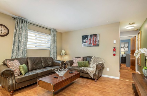 Ahuntsic-Cartierville Apartment | 1100 - CHIC DESIGNER LOVELY BEAUTIFUL COZY FLAT 1BDR