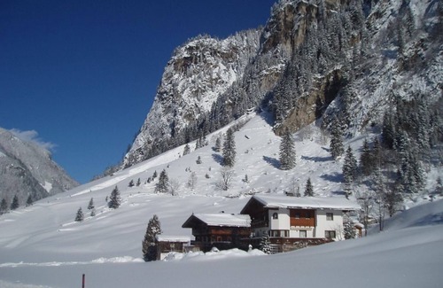 Mayrhofen Apartment | 110m² vacation apartment in a quiet location in the wild and romantic Zillertal valley
