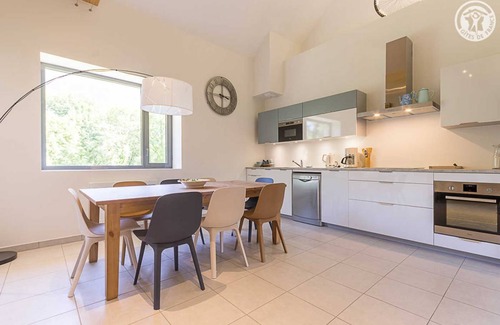 Saint-Paul House | 111 m² Gîte ∙ 4 bedrooms ∙ 10 guests