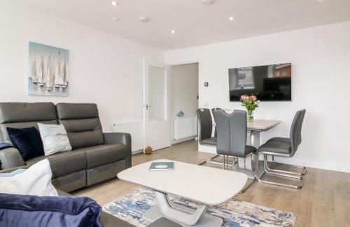 Gardenstown House | 111A Main Street