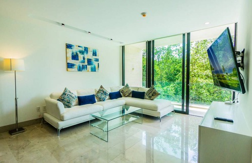 Downtown Condo | 112 m² Condo ∙ 3 bedrooms ∙ 6 guests
