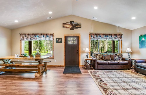 Conover House | 112 m² Maisonette ∙ 3 bedrooms ∙ 12 guests