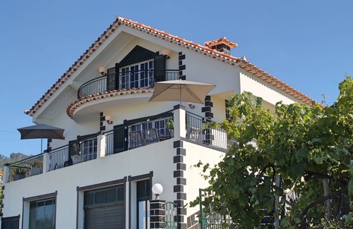Estreito da Calheta Villa | 112 m² Villa ∙ 4 bedrooms ∙ 10 guests
