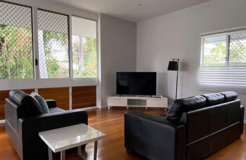 Annandale House | 113 · Stunning 4-bedroom Queenslander in Prime Location