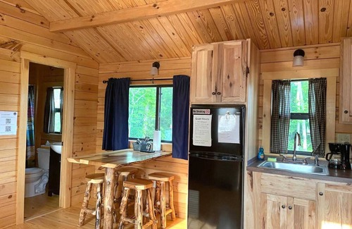 Logan Cabin | 114) Pelican Log Cabin. Close to Hocking Hills State Park and more!