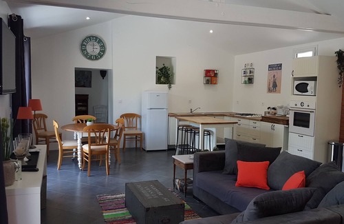 Vaire House | 115m2 HOUSE in the countryside and 5kms from the beach.
