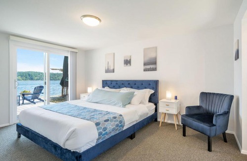 Gig Harbor House | 116 - Inviting Waterfront Haven BBQ