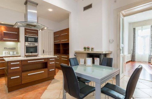 Ferencvaros Apartment | 116 m² Apartment ∙ 2 bedrooms ∙ 4 guests
