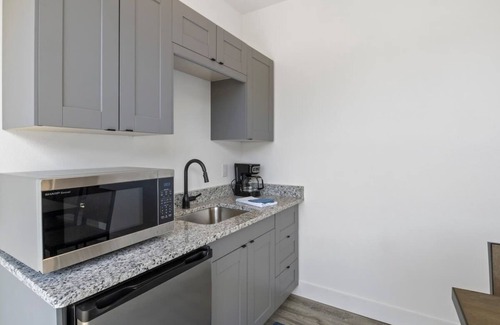 Osage Beach House | 1175 New 5 bd Sleeps 16 on lake at Backwater Jacks