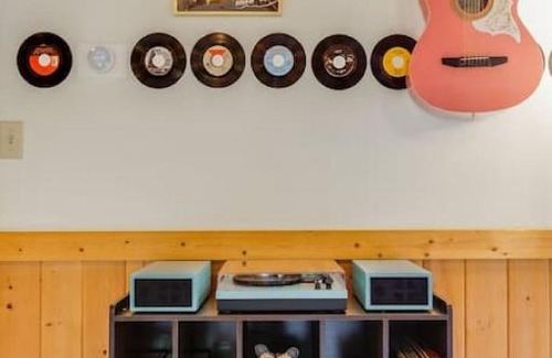 Fall City House | 118 - The Willow Tree Bungalow