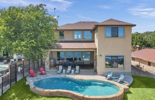 Kingsland House | 119 Christopher Concierge Services Available