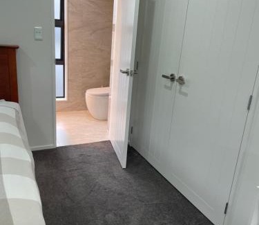 Blockhouse Bay House | 11A Addison street home stay