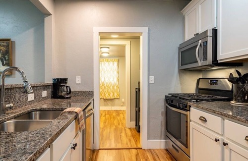 Cody Cottage | 11th Street Cottage- Private deck just blocks from downtown Cody, WY