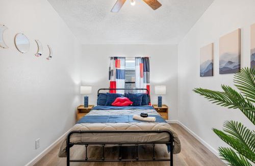 Heritage House | 12 Guests near Lackland AFB 9630 SeaWorld